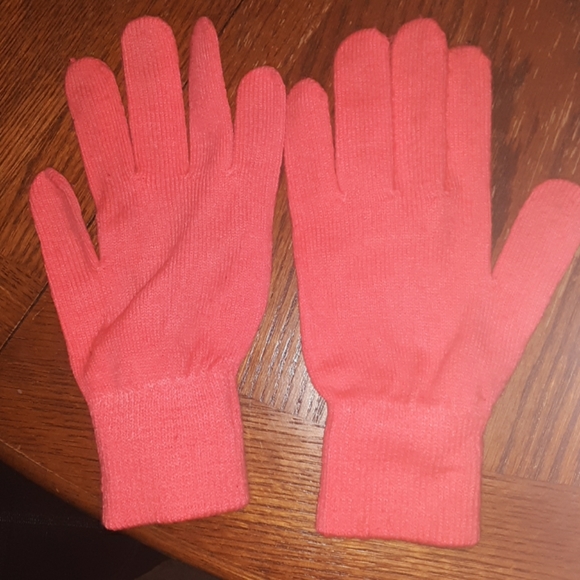 Pink vs gloves ❄ - Picture 2 of 3